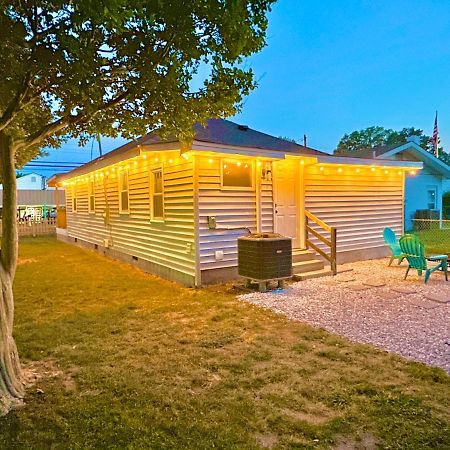 Cottage In Heart Of Colonial Beach, 7 Mins Walk To The Beach 外观 照片