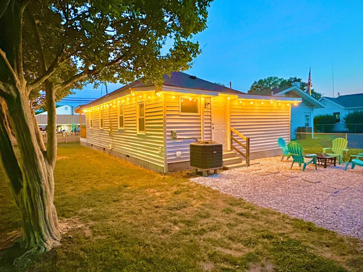 Cottage In Heart Of Colonial Beach, 7 Mins Walk To The Beach 外观 照片