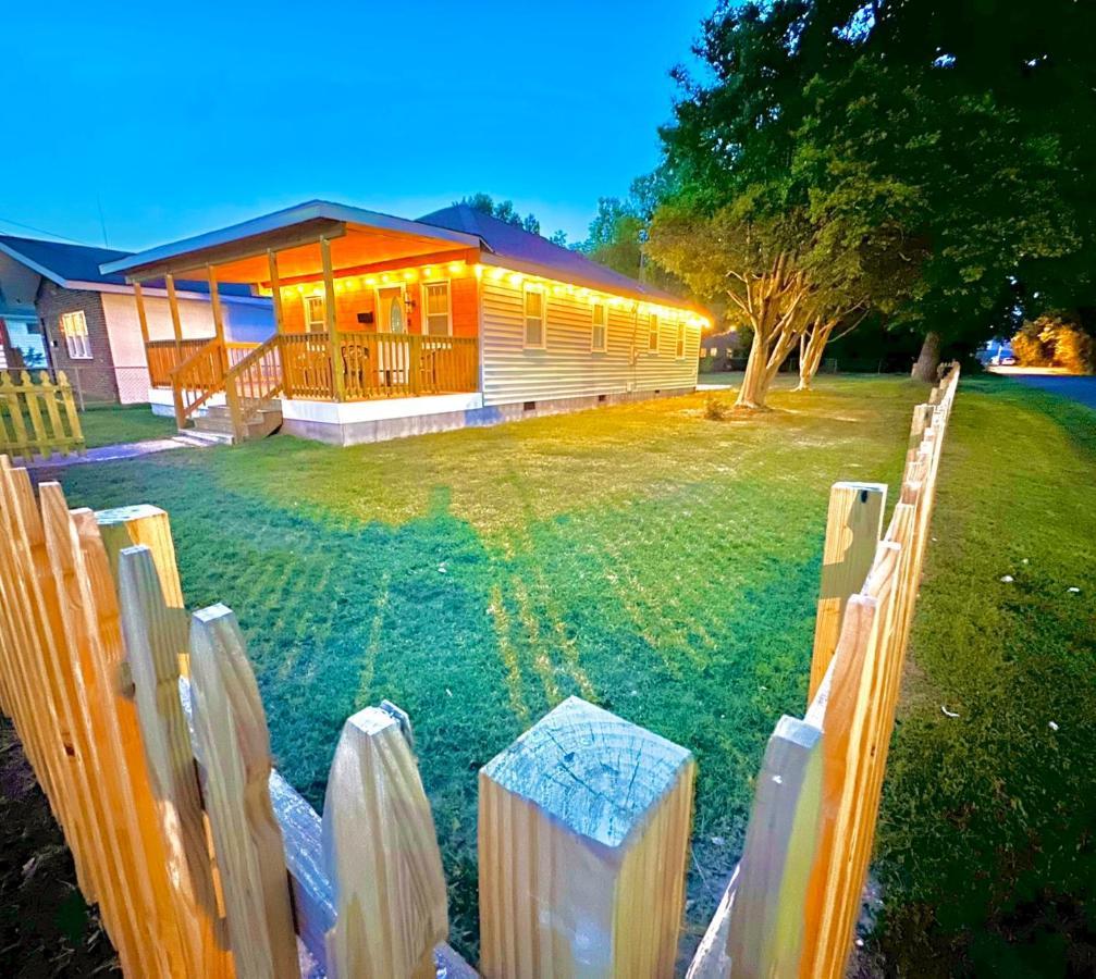 Cottage In Heart Of Colonial Beach, 7 Mins Walk To The Beach 外观 照片