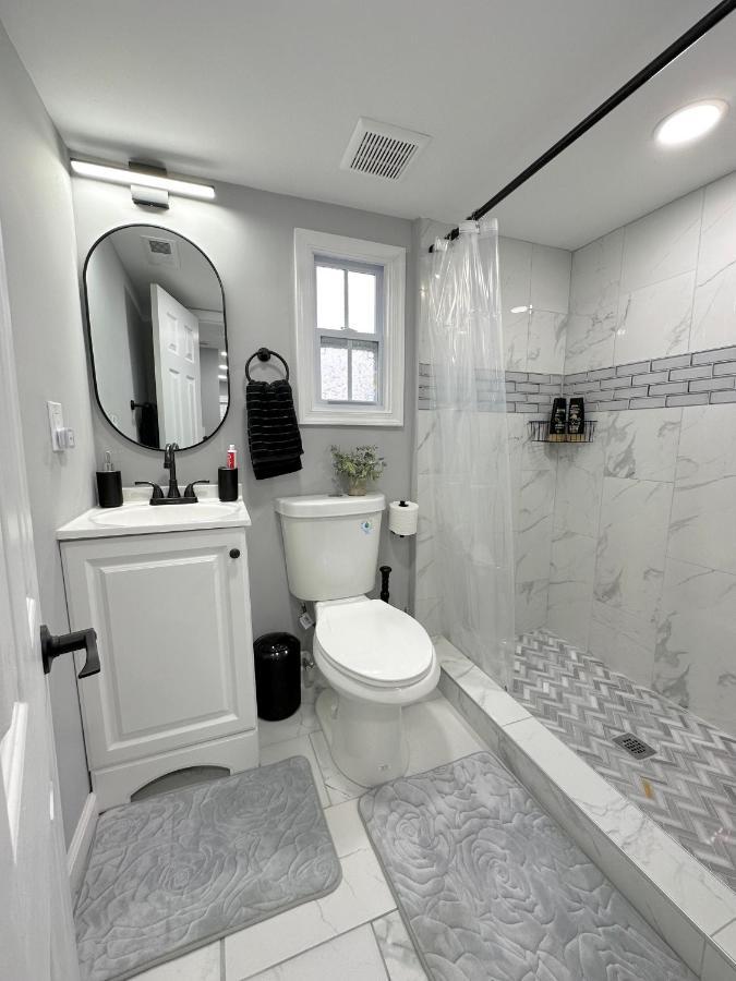 Cottage In Heart Of Colonial Beach, 7 Mins Walk To The Beach 外观 照片